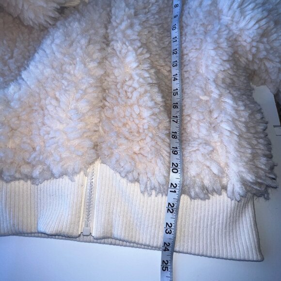 Kendall & Kylie Ivory Faux Fur Jacket w/ Ribbed Hem & Cuffs Womens Size XL - Picture 8 of 11
